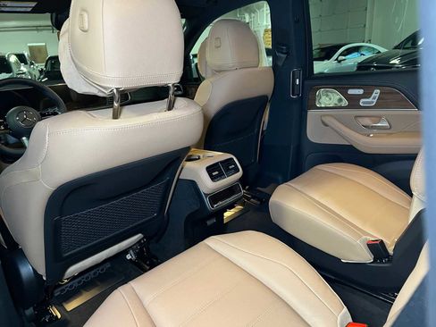 New 2025 Mercedes-Benz GLS 580 4MATIC image 18