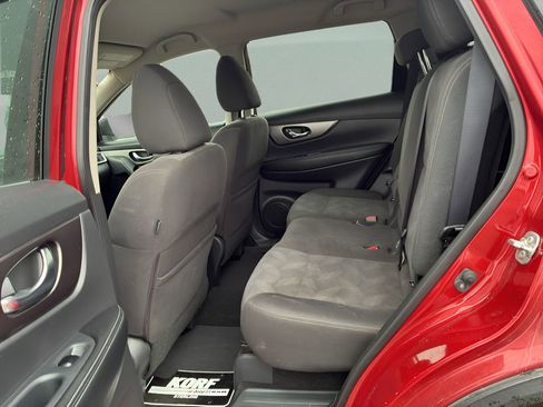 Used 2016 Nissan Rogue SV image 11