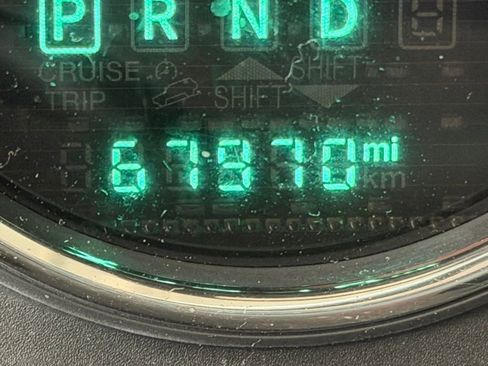 Used 2017 Jeep Wrangler Unlimited Sahara w/ Connectivity Group image 17