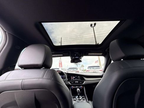 Used 2024 Alfa Romeo Giulia Veloce image 20