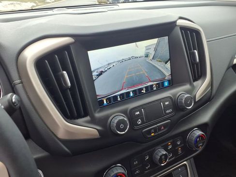Used 2024 GMC Terrain Denali w/ Denali Premium Package AWD/4WD image 30