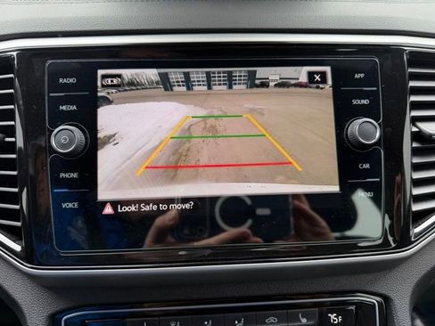 Used 2022 Volkswagen Atlas Cross Sport SE image 32