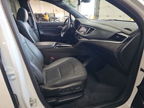 Used 2024 Buick Enclave Premium image 10