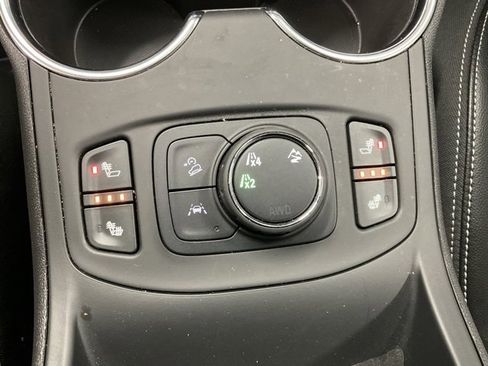 Used 2024 GMC Terrain SLT image 34