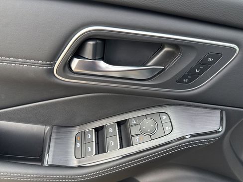 New 2026 Nissan Rogue Platinum w/ Platinum Premium Package image 13