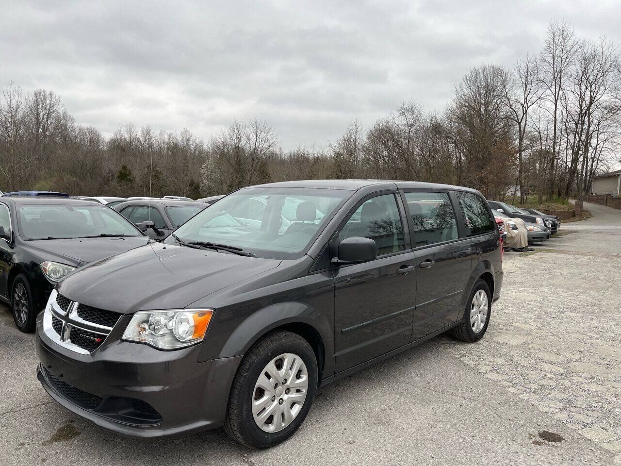 Used 2016 Dodge Grand Caravan American Value Package FWD image 2