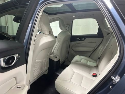 Used 2022 Volvo XC60 T8 Inscription w/ Advanced Package AWD/4WD image 9
