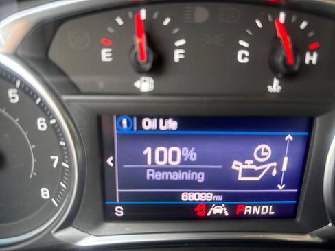 Used 2022 Chevrolet Equinox LT w/ LPO, Cargo Package FWD image 13