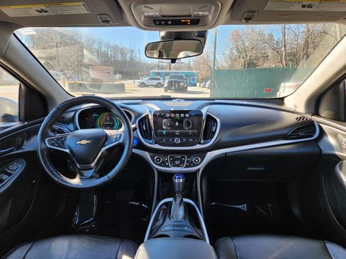 Used 2017 Chevrolet Volt LT w/ Comfort Package image 28