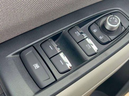 Used 2025 Subaru Forester Premium image 13