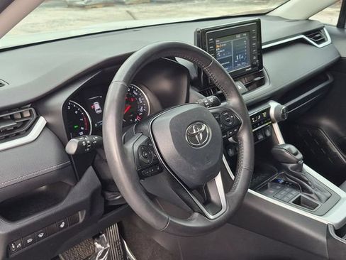Used 2021 Toyota RAV4 XLE w/ XLE Grade Weather Package AWD/4WD image 11
