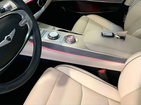 Used 2023 Genesis GV70 2.5T w/ Advanced Package image 16