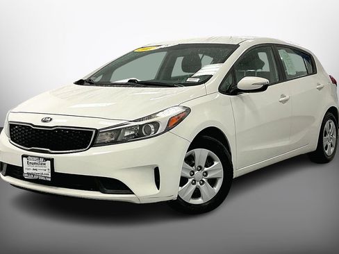 Used 2018 Kia Forte LX image 2