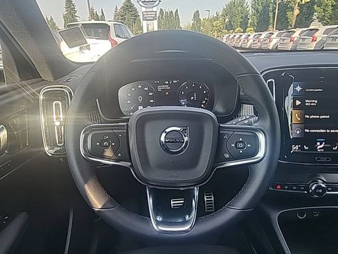 Used 2022 Volvo XC40 T5 R-Design w/ Advanced Package AWD/4WD image 24