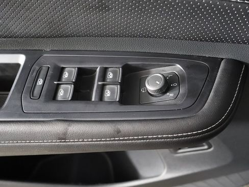 Used 2024 Volkswagen Atlas Cross Sport SEL Premium R-Line AWD/4WD image 40