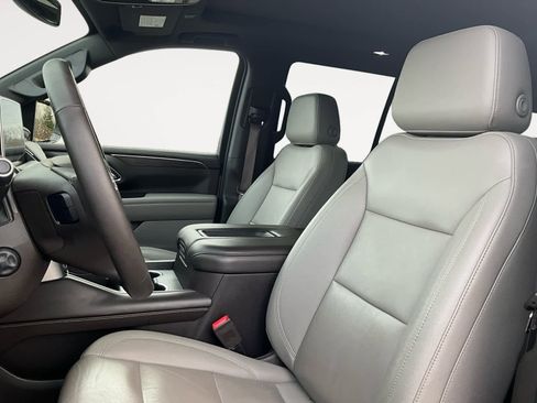 Used 2022 Chevrolet Tahoe Z71 w/ Luxury Package image 13