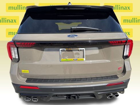 New 2026 Ford Explorer ST image 13