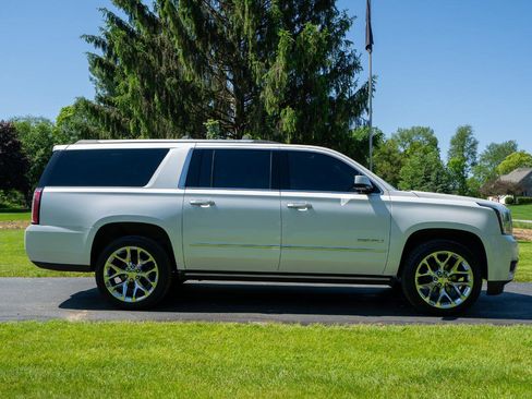 Used 2020 GMC Yukon XL Denali AWD/4WD image 2