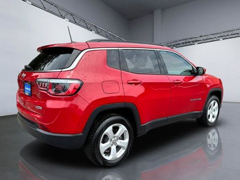 Used 2019 Jeep Compass Latitude w/ Popular Equipment Group AWD/4WD image 7