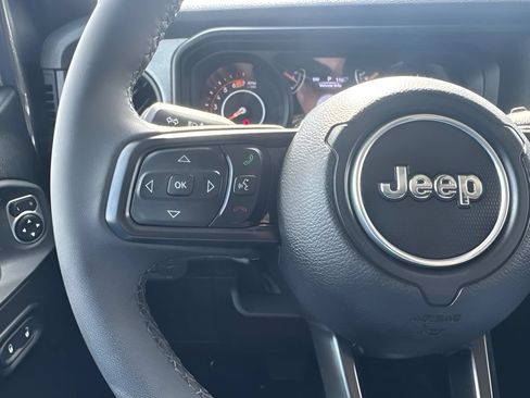 Used 2025 Jeep Wrangler Unlimited Sport AWD/4WD image 14