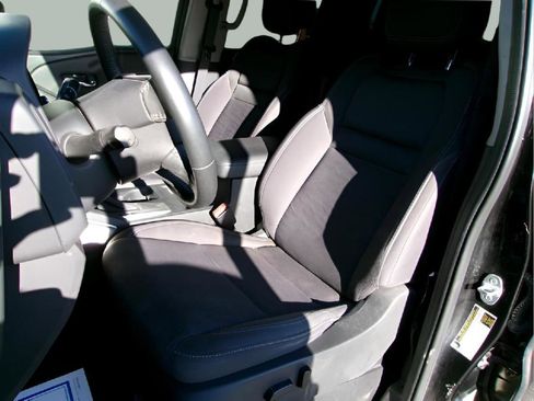 Used 2023 Nissan Frontier SV w/ SV Convenience Package image 13