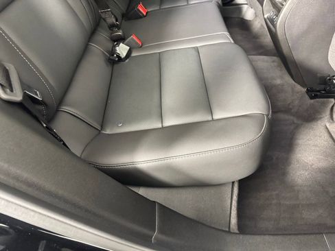 Used 2025 Cadillac XT4 Premium Luxury image 30