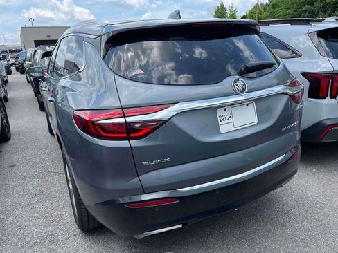 Used 2018 Buick Enclave Premium w/ Experience Buick Package AWD/4WD image 3
