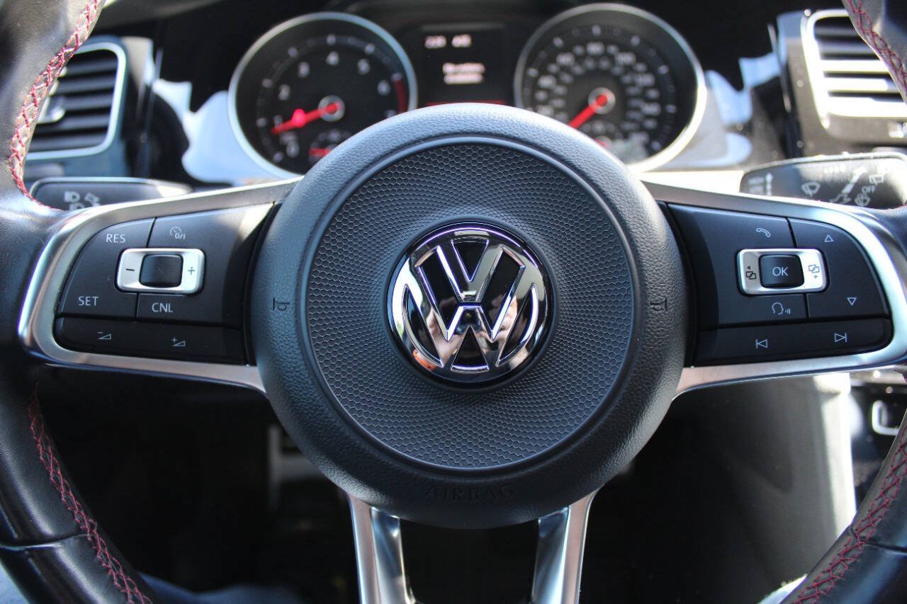Used 2018 Volkswagen GTI SE FWD image 9