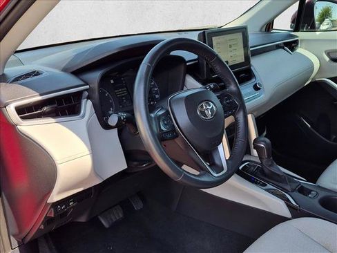 Used 2024 Toyota Corolla Cross LE FWD image 10