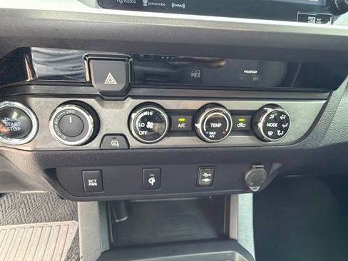 Used 2017 Toyota Tacoma TRD Off-Road w/ Tow Package (A/T) AWD/4WD image 63
