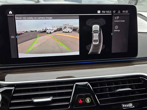 Used 2022 BMW 530e w/ Premium Package image 21