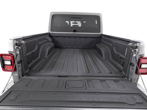 Used 2023 Jeep Gladiator Overland AWD/4WD image 28