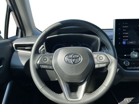 Used 2026 Toyota Corolla Cross XLE w/ Convenience Package FWD image 12