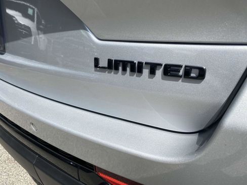 New 2025 Jeep Grand Cherokee Limited w/ Luxury Tech Group II RWD image 26