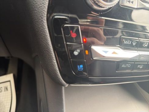 Used 2023 Ford Explorer Limited w/ Limited Technology Package image 24