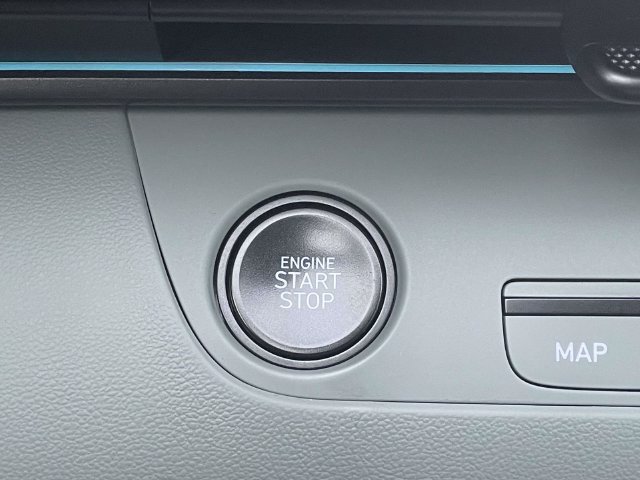 Used 2025 Hyundai Elantra Limited FWD image 29