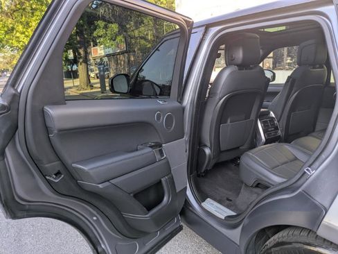 Used 2020 Land Rover Range Rover Sport HSE image 8