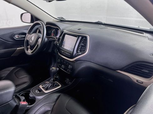 Used 2018 Jeep Cherokee Limited AWD/4WD image 27