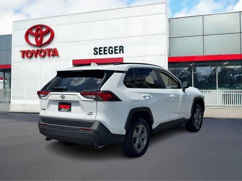 Used 2025 Toyota RAV4 LE AWD/4WD image 3