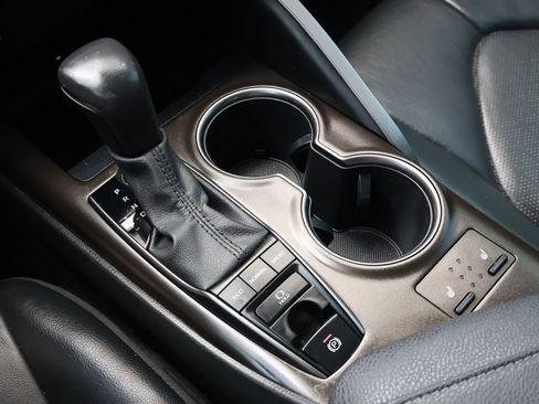 Used 2023 Toyota Camry XSE image 22