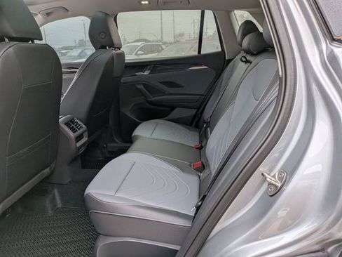 New 2026 Volkswagen Tiguan SE image 12