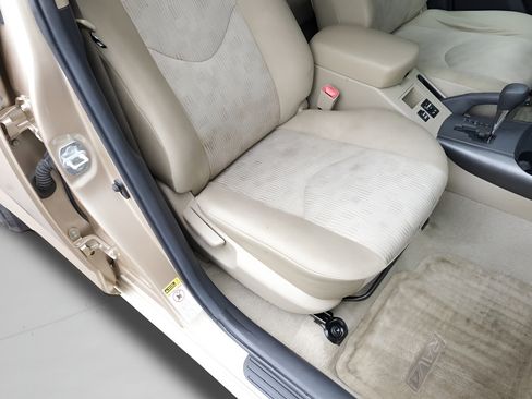 Used 2012 Toyota RAV4 4WD w/ Value Pkg image 24