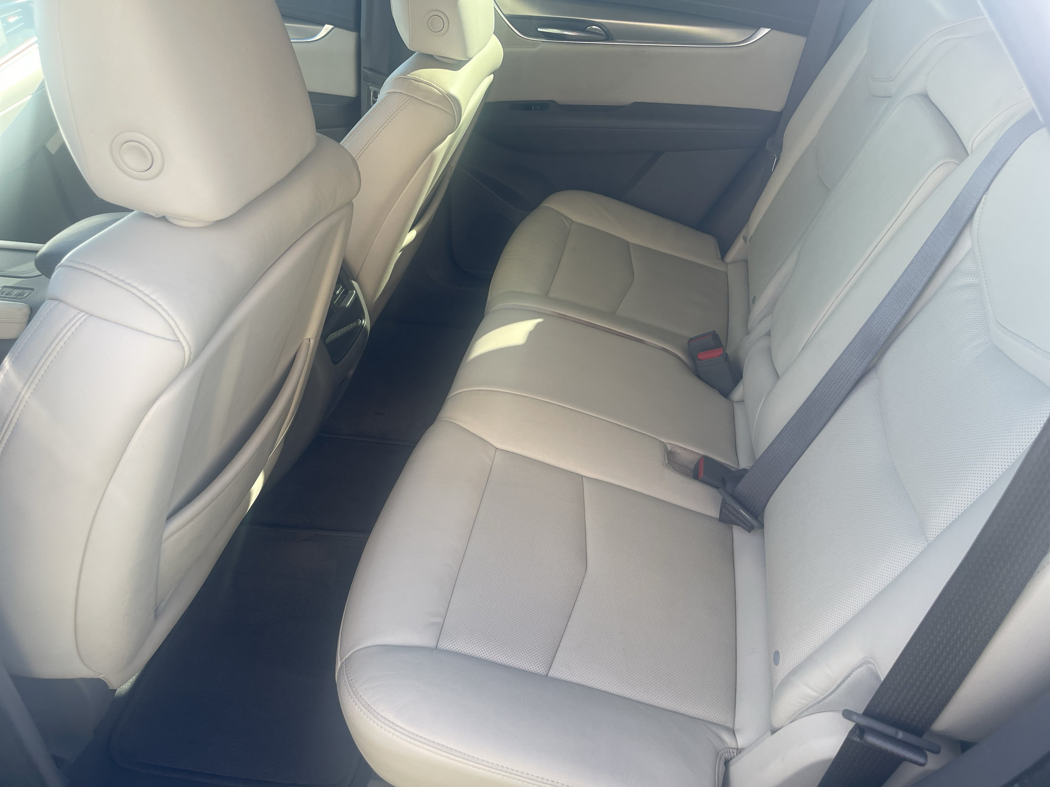 Used 2017 Cadillac XT5 Luxury w/ Driver Awareness Package AWD/4WD image 24
