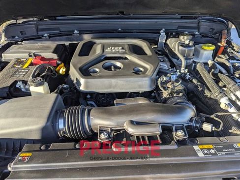 Used 2022 Jeep Wrangler Unlimited Sahara 4xe image 32