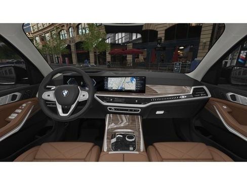 Used 2026 BMW X7 xDrive40i w/ Climate Comfort Package image 10