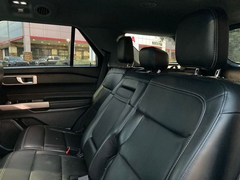 Used 2023 Ford Explorer XLT w/ Equipment Group 202A RWD image 11