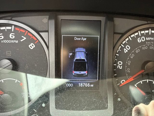Used 2022 Toyota Tacoma SR AWD/4WD image 11