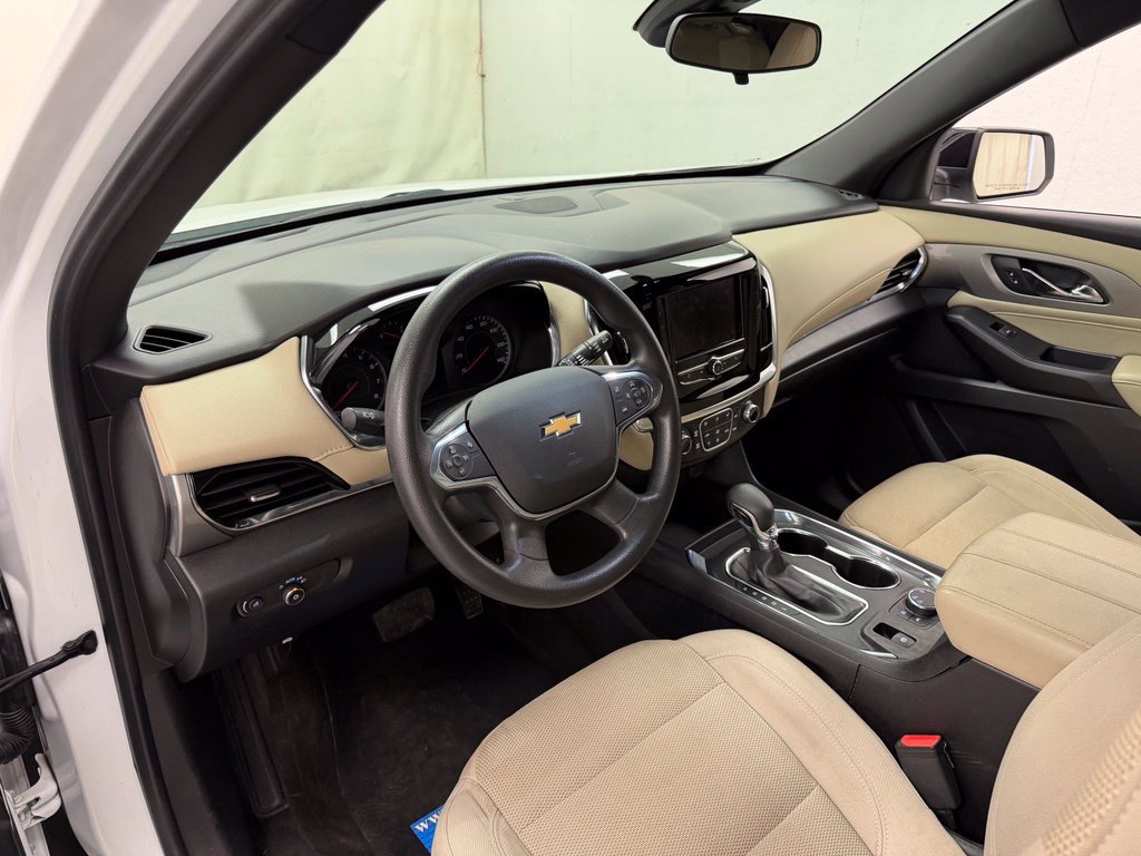 Used 2022 Chevrolet Traverse LS AWD/4WD image 22