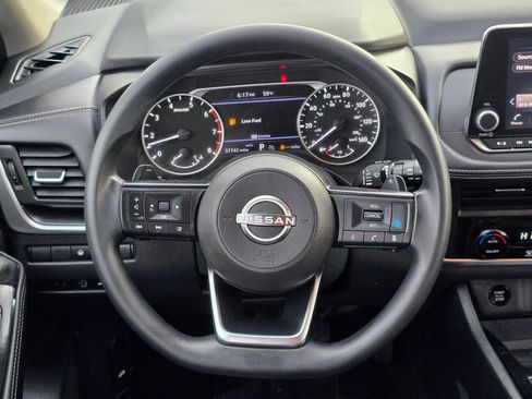 Used 2024 Nissan Rogue SV AWD/4WD image 19
