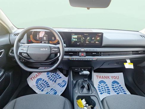 New 2025 Kia K4 LXS image 9